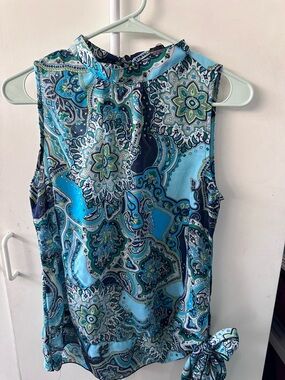 Sleeveless Paisley Print Mock Neck Top - Blue & Navy